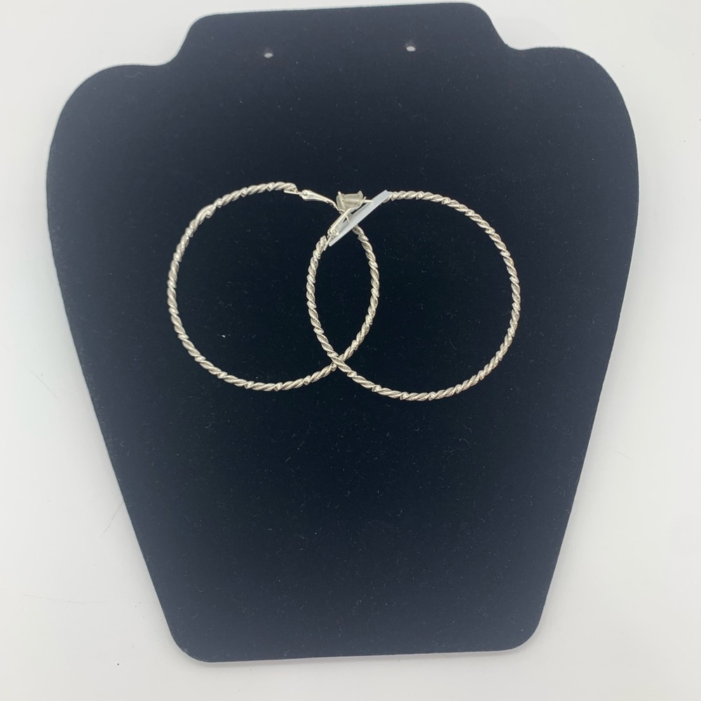 Womans Medium Size Silver Tone Roped Hoop Earrings